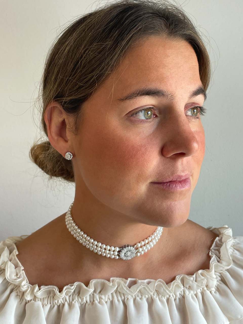 Choker LEONOR de perlas chinas con centro de plata y circonitas