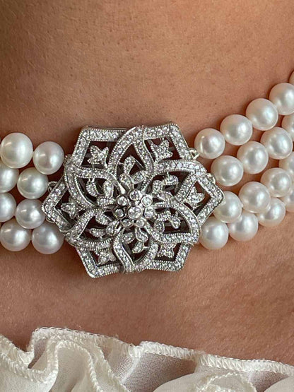 SISSI choker made of Chinese pearls with a silver center and cubic zirconia