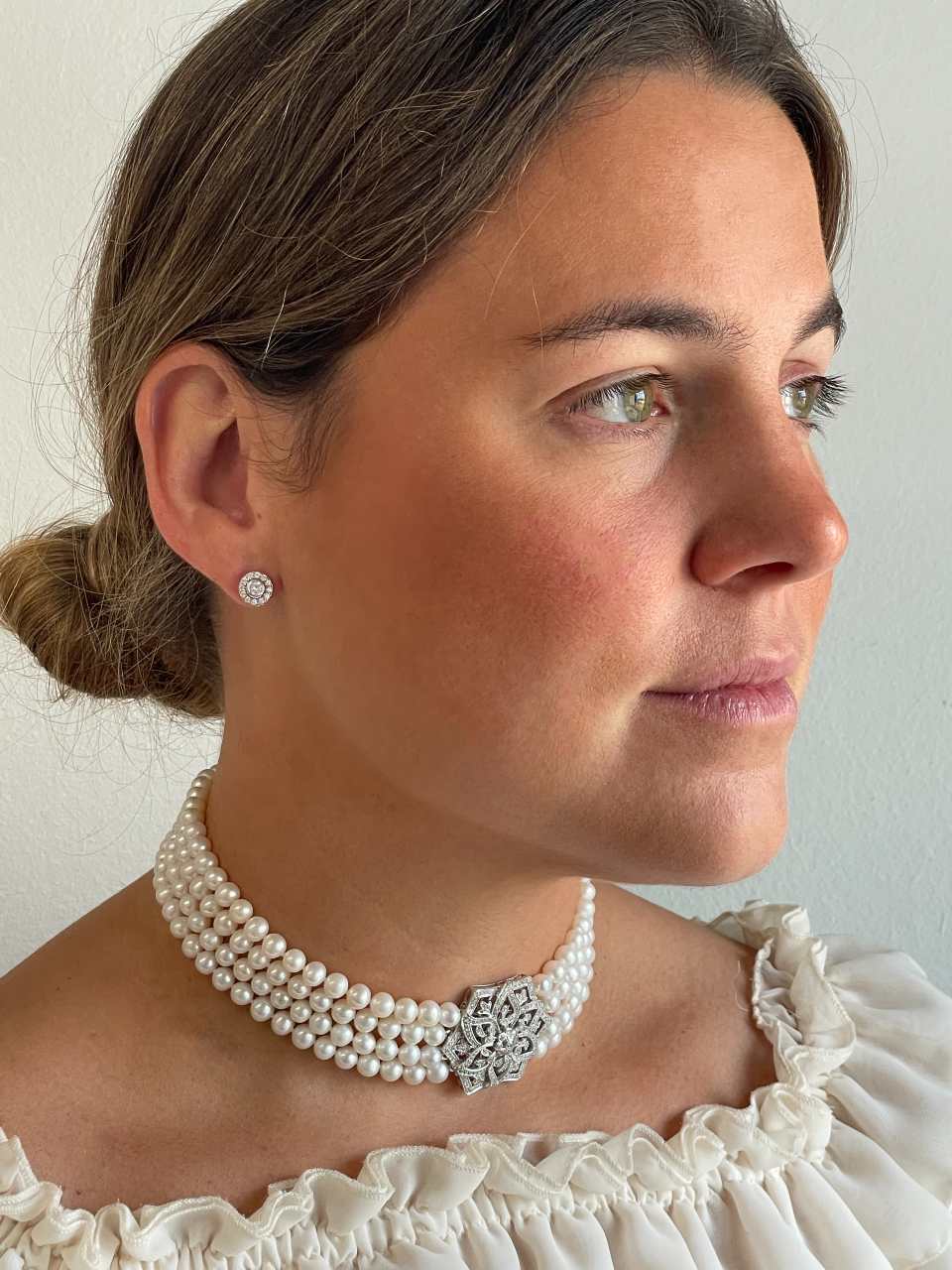 SISSI choker made of Chinese pearls with a silver center and cubic zirconia