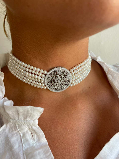 SISSI choker made of Chinese pearls with a silver center and cubic zirconia