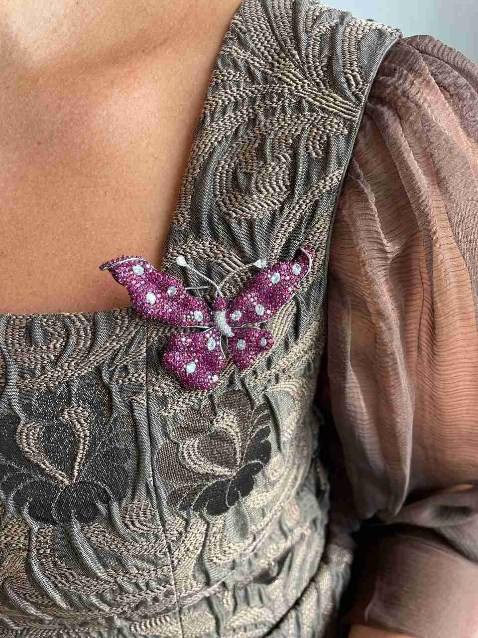 Broche FARFALLA de plata 925 ml con circonitas color rubi/ esmeralda