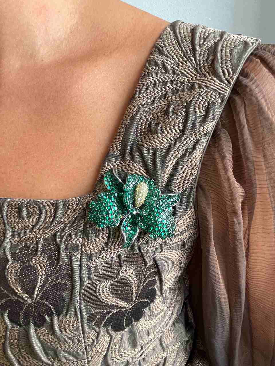 Broche FIORA de plata 925 ml con circonitas color rubi/ esmeralda/ zafiro