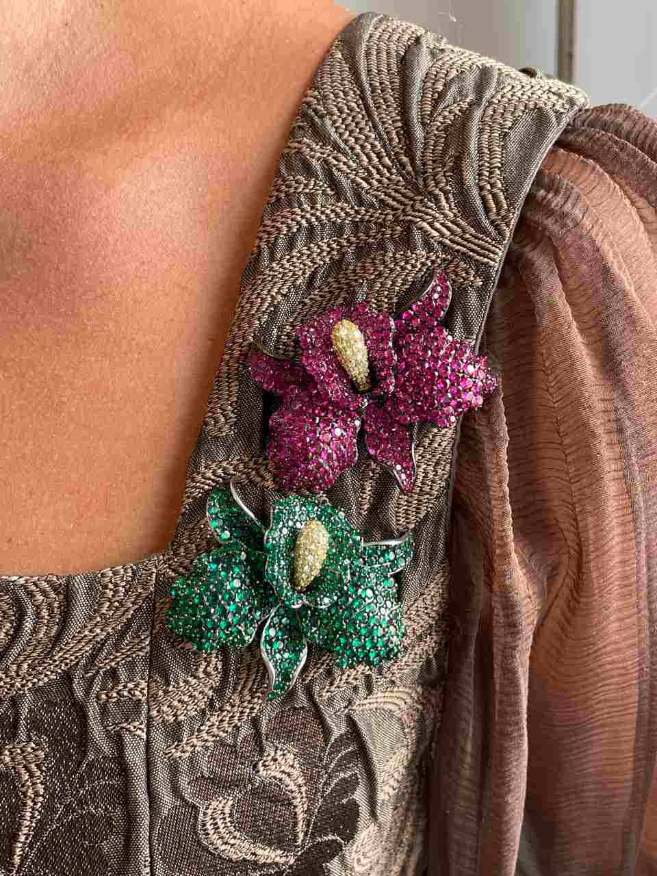 Broche FIORA de plata 925 ml con circonitas color rubi/ esmeralda/ zafiro