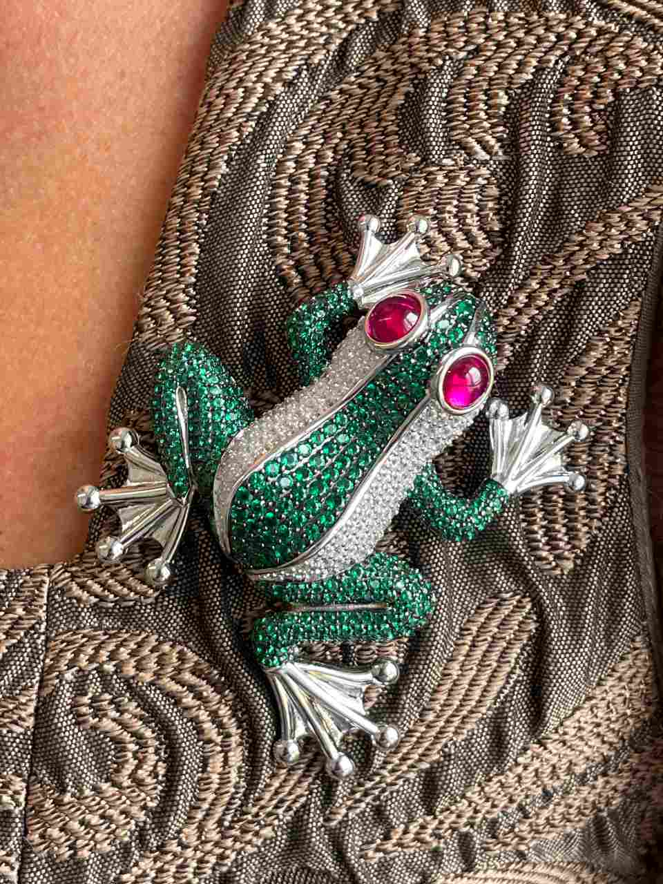 Broche RANA de platacon circonitas