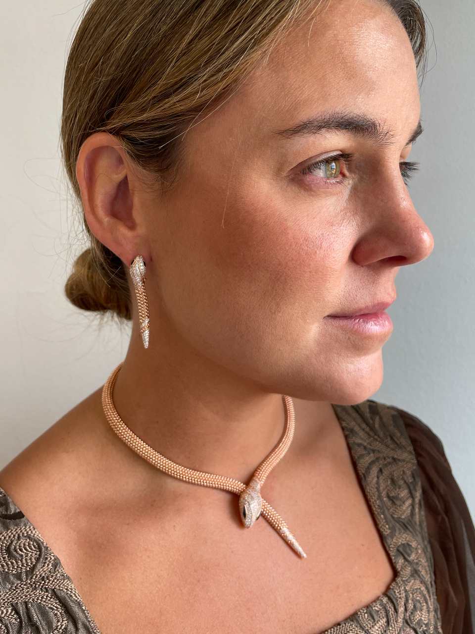 Pendientes serpientes ATELIER en plata de ley con circonitas