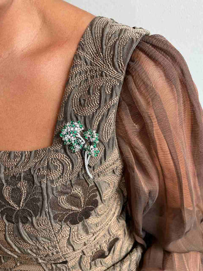 Broche PEINETA de plata 925 ml con circonitas color esmeralda/ zafiro