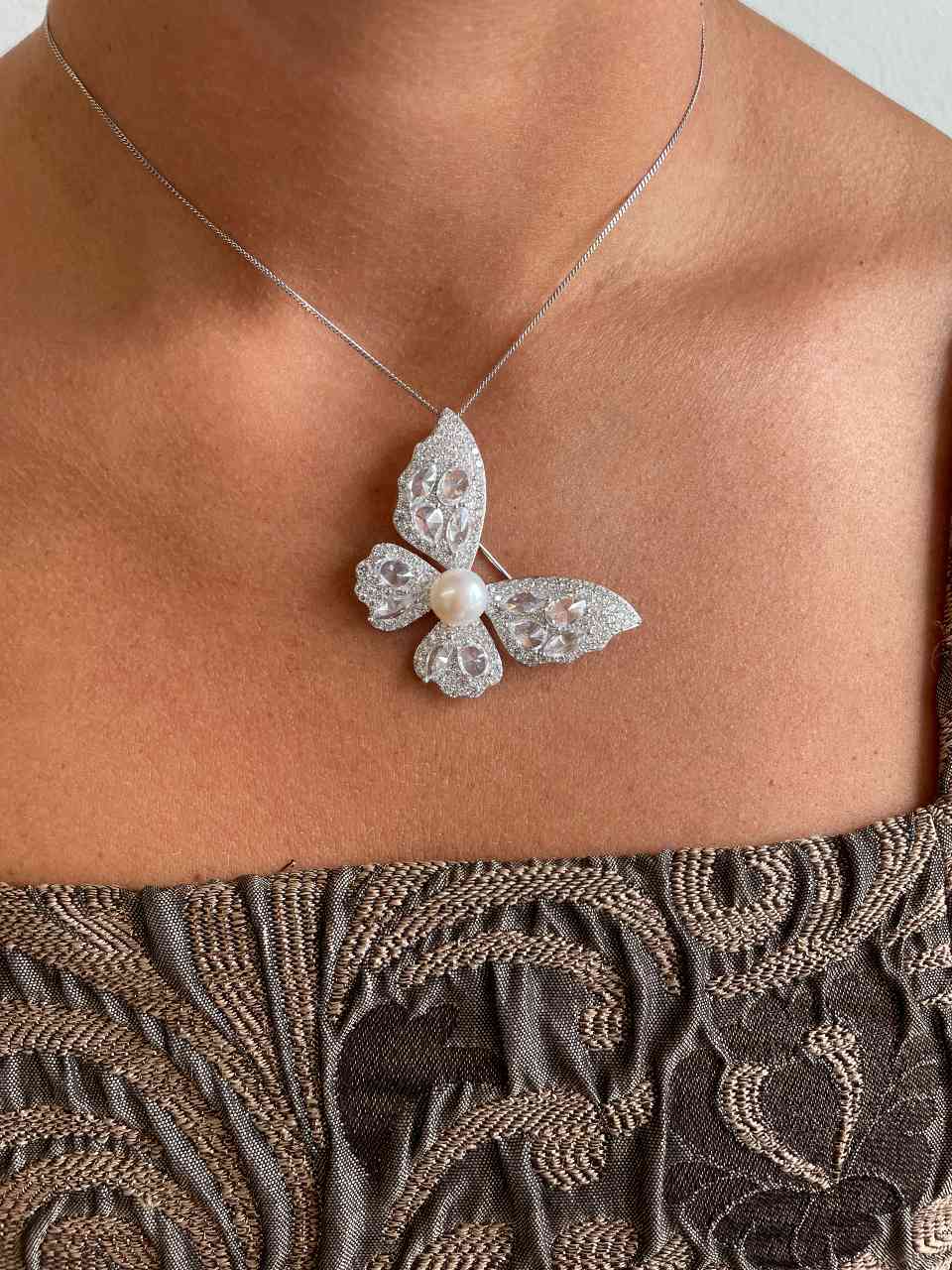 Broche mariposa DESEO de plata 925 ml con circonitas y perla cultivada