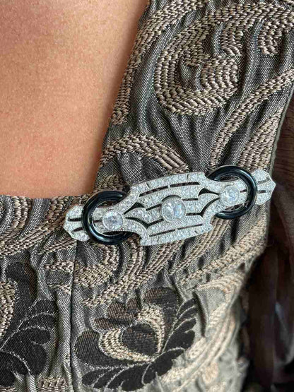 Broche HERENCIA plata de 925 ml con circonitas esmalte y piedras