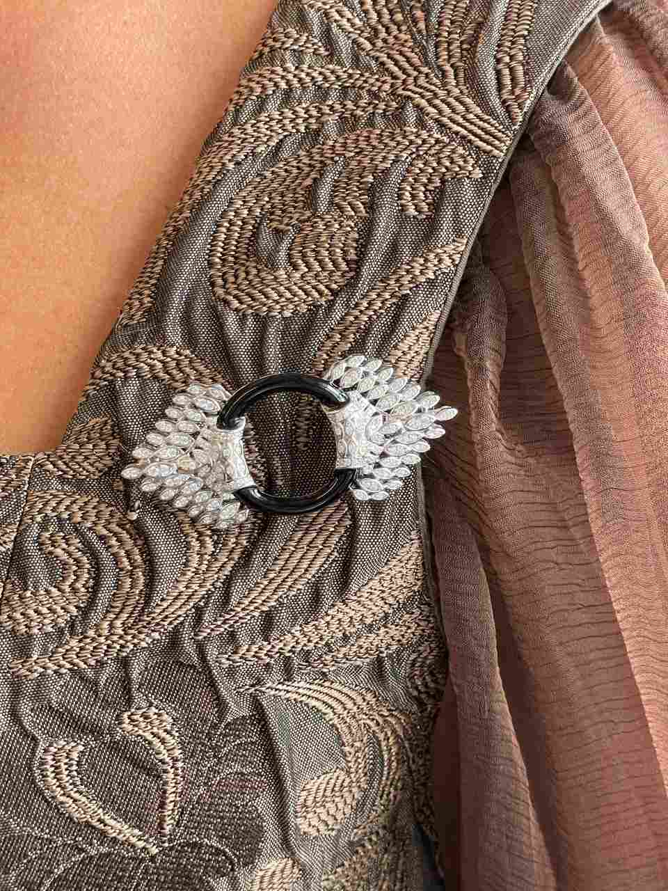 Broche NOCHE plata de 925 ml con circonitas onix
