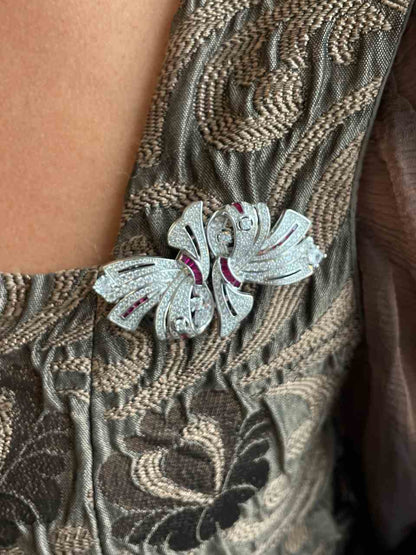Broche LAZO desmontable en pendientes de plata 925 ml y circonitas rubí