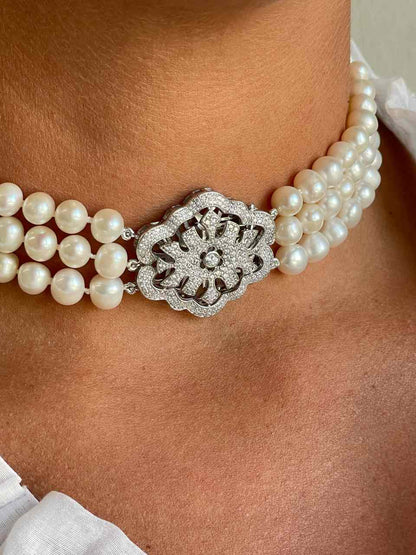 Choker ZELIA de perlas cultivadas con centro de plata y circonitas blancas