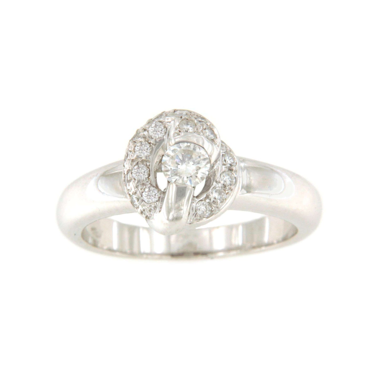 IMBE solitaire diamond ring with illusion view in 18k gold.