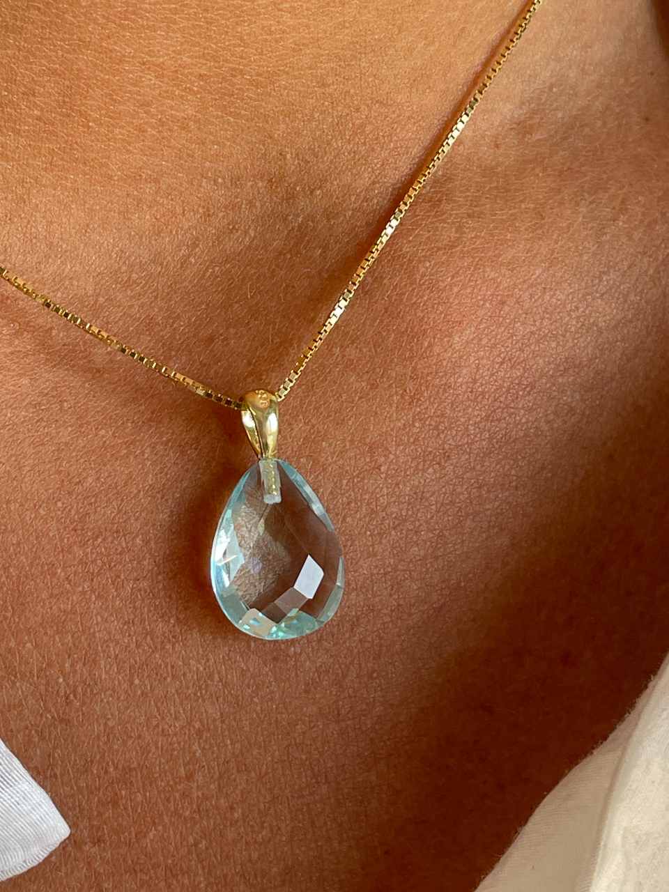 Colgante COLETTE con cuarzos de colores en plata con baño de oro 18 kilates