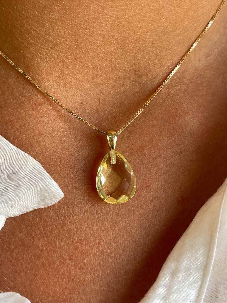 Colgante COLETTE con cuarzos de colores en plata con baño de oro 18 kilates