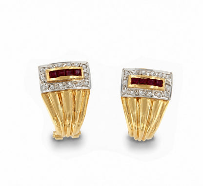 PEUMO short earrings in 18-karat yellow gold and diamonds.
