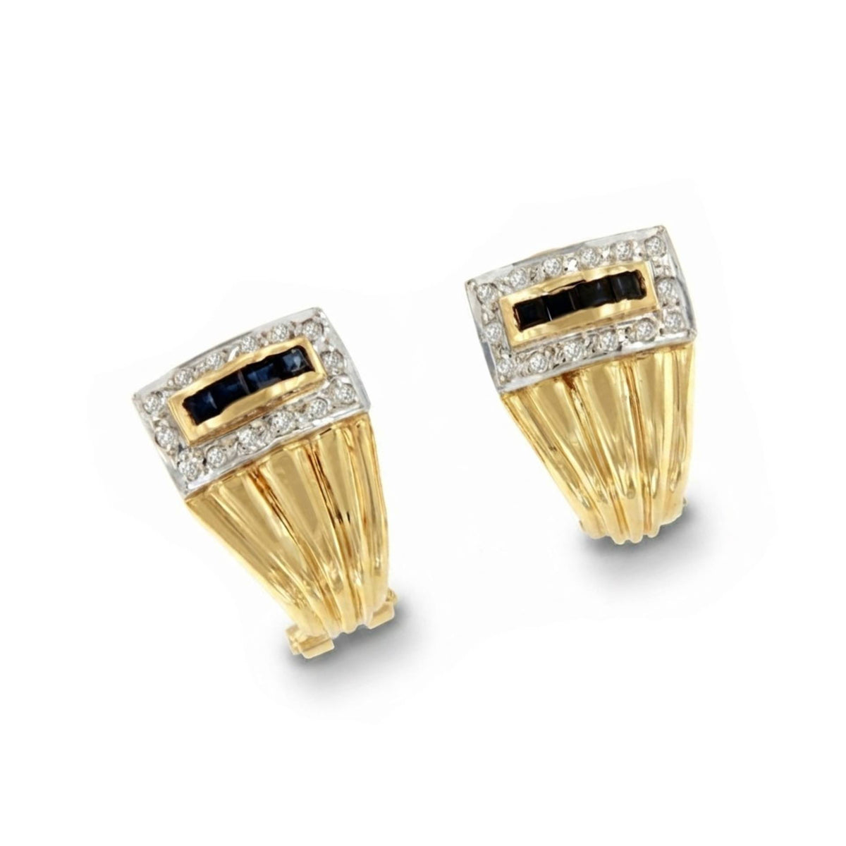 PEUMO short earrings in 18-karat yellow gold and diamonds.