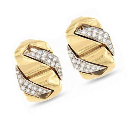 PEUMO short earrings in 18-karat yellow gold and diamonds.
