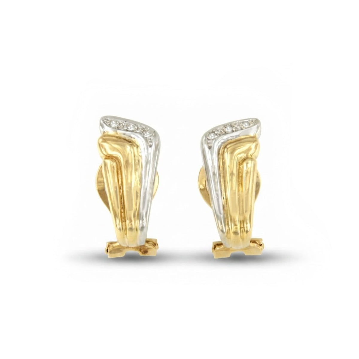 PEUMO short earrings in 18-karat yellow gold and diamonds.