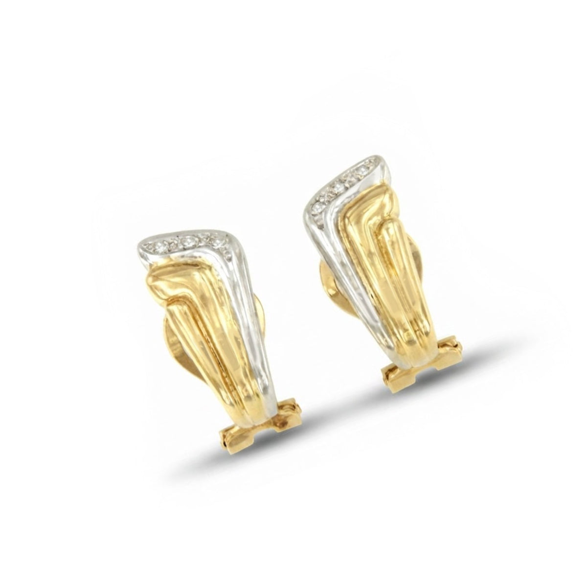 PEUMO short earrings in 18-karat yellow gold and diamonds.