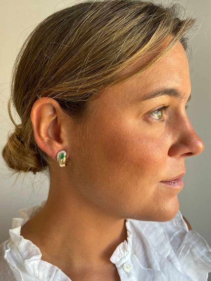 PEUMO short earrings in 18-karat yellow gold and diamonds.