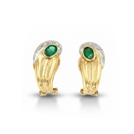 PEUMO short earrings in 18-karat yellow gold and diamonds.