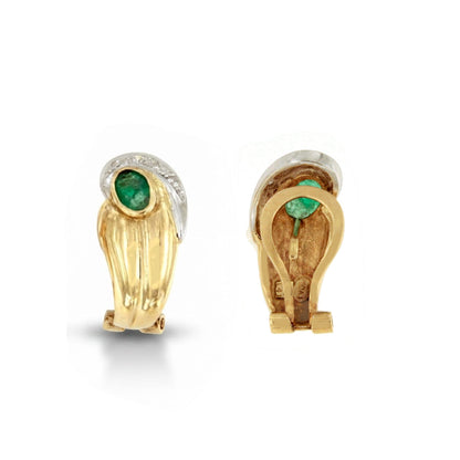 PEUMO short earrings in 18-karat yellow gold and diamonds.