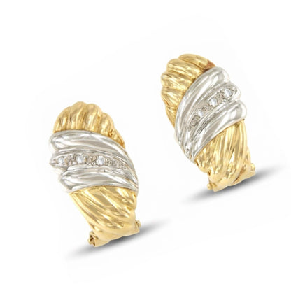 PEUMO short earrings in 18-karat yellow gold and diamonds.