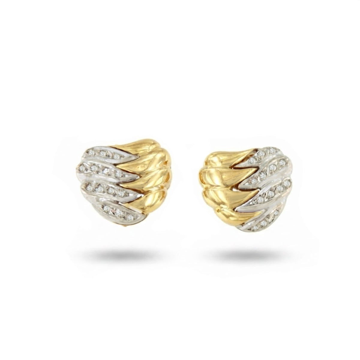 PEUMO short earrings in 18-karat yellow gold and diamonds.