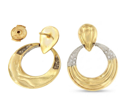 PEUMO short earrings in 18-karat yellow gold and diamonds.