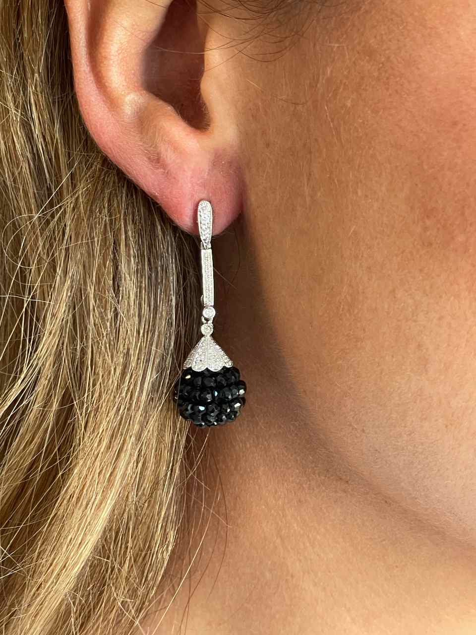 LINDE onyx knob with 18k white gold cap and detachable diamonds.