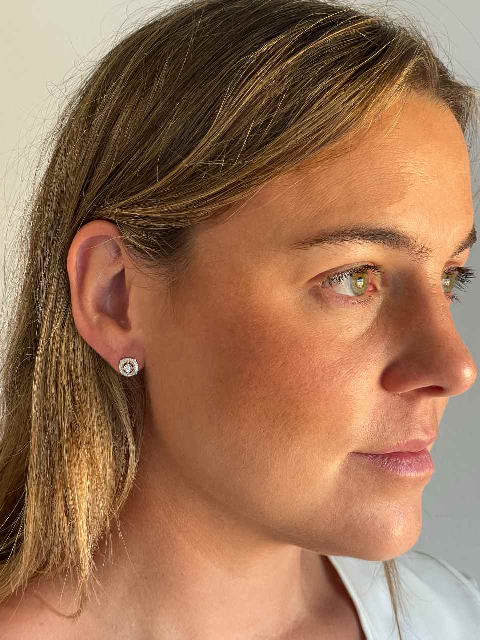Pendientes EFESO solitario con brillantes en oro amarillo y blanco  en 14 ktes