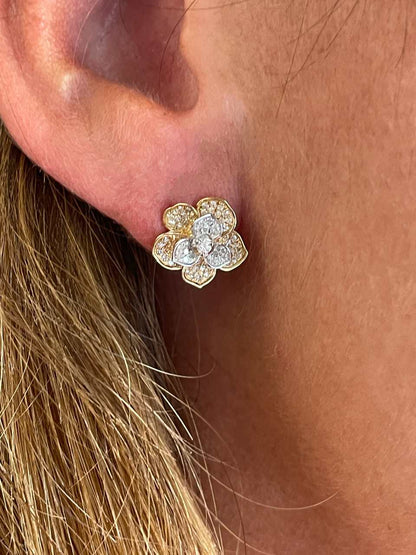 Pendientes HALICARNASO flor con brillantes en oro amarillo y blanco  en 14 ktes