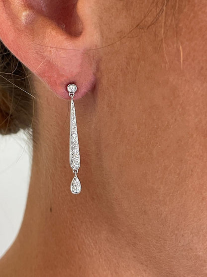 Pendientes NADIR largos en oro blanco con brillantes en 14 ktes