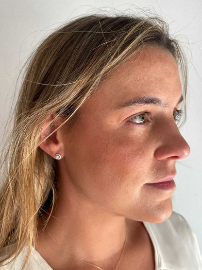 Pendientes DESTALLOS solitario con brillantes en oro amarillo y blanco en 14 ktes