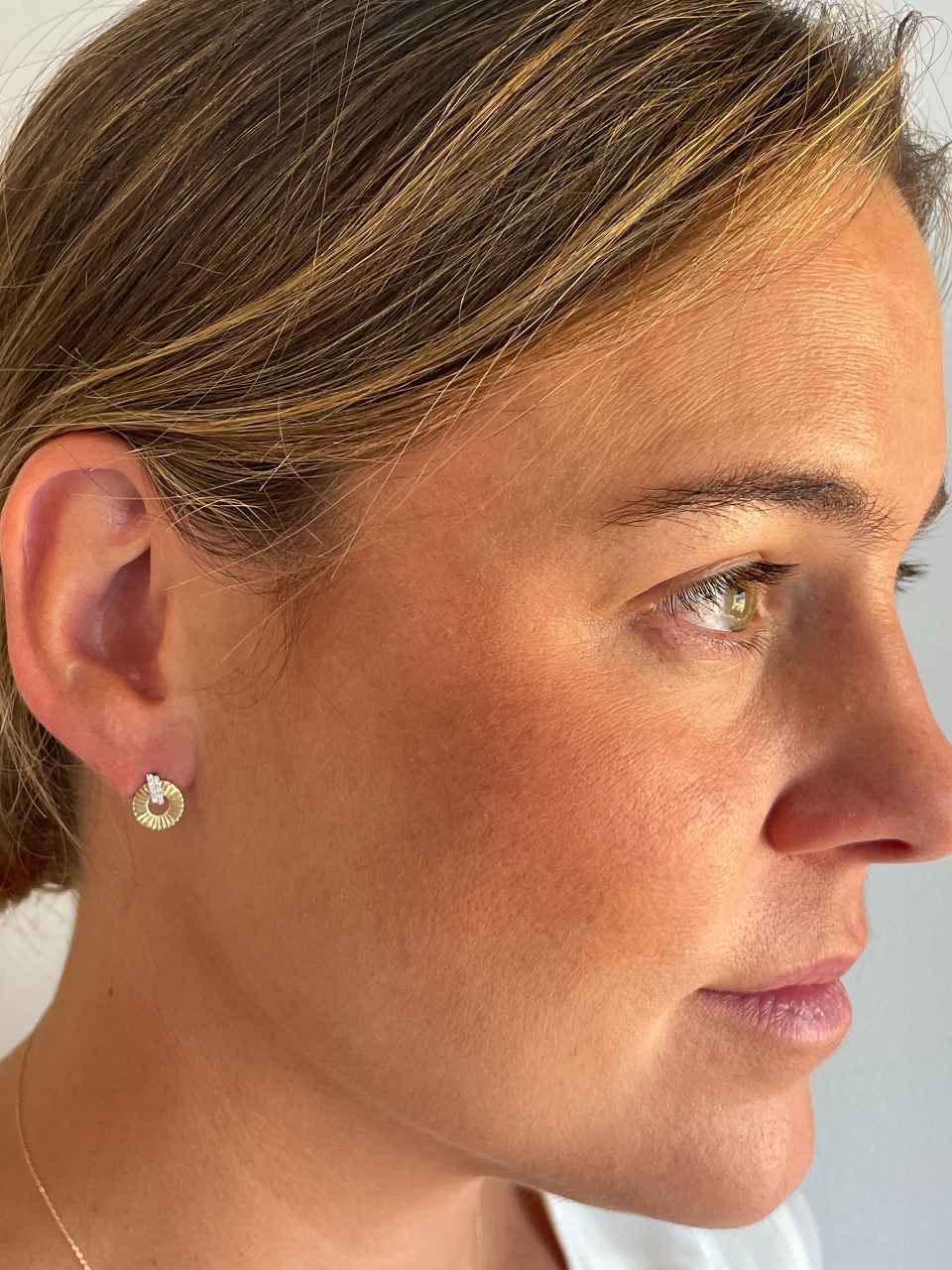 Pendientes CENTELLO en oro amarillo y blanco con brillantes en 14 ktes