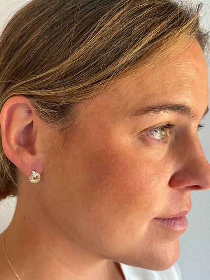 Pendientes CENTELLO en oro amarillo y blanco con brillantes en 14 ktes