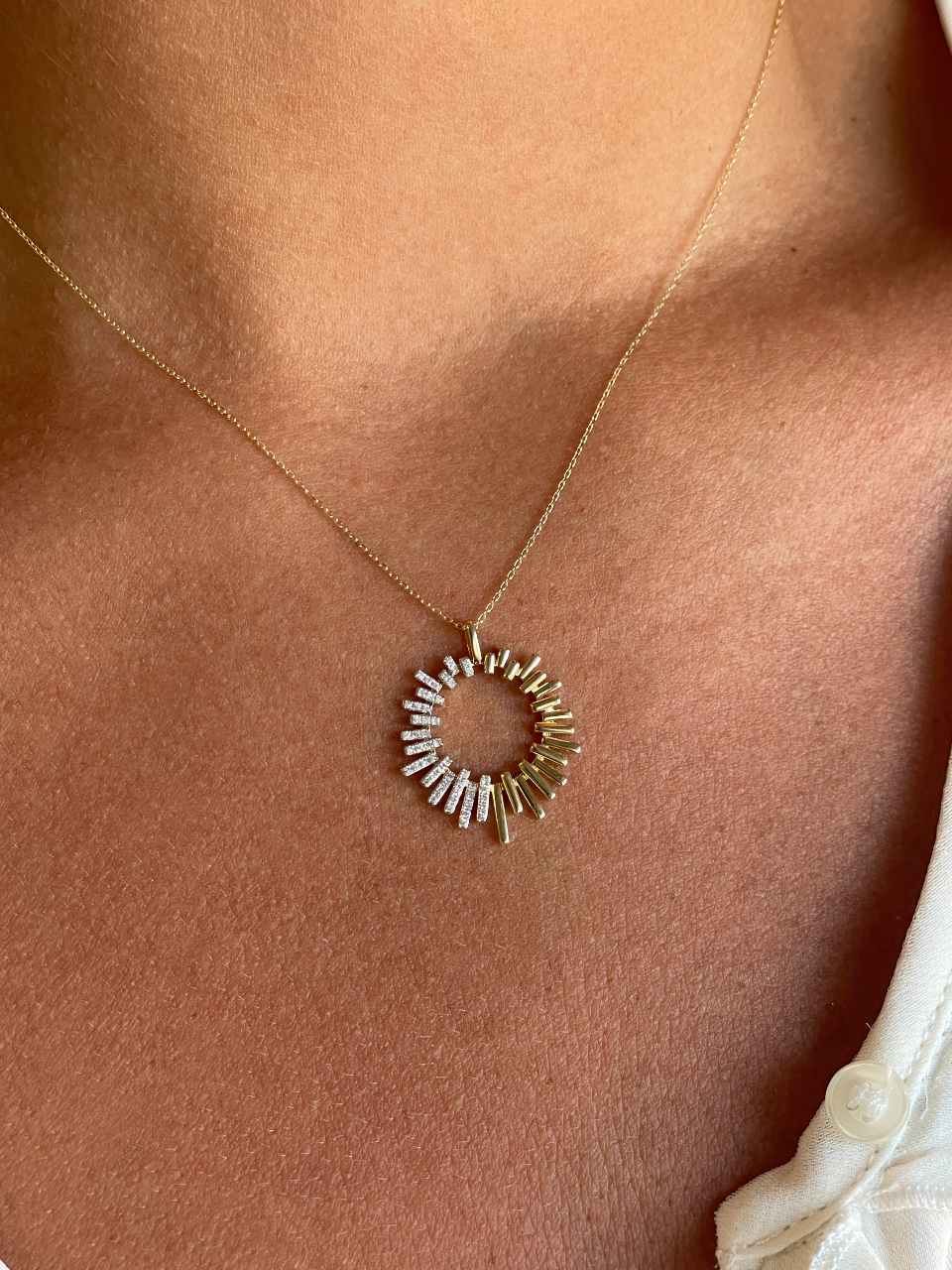 Colgante ALMERIA circulo en oro amarillo y blanco de 14 ktes con brillantes
