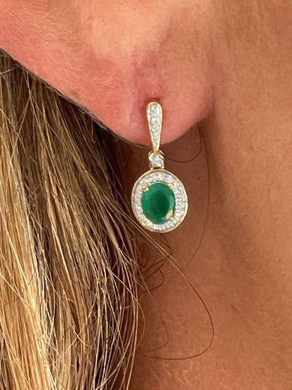 Pendientes BATUMI en esmeralda y brillantes en oro amarillo de 14 ktes