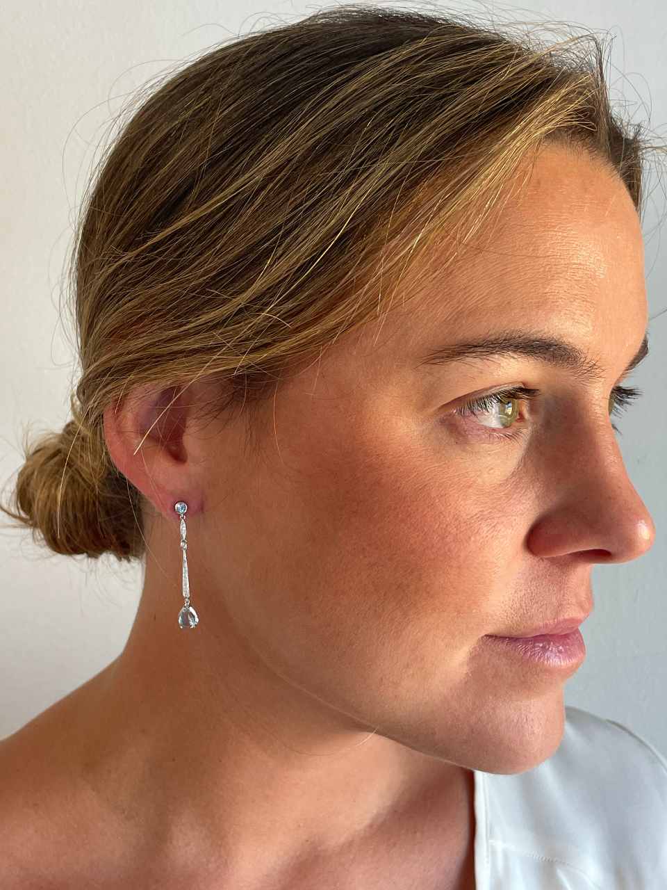 Pendientes NADIA topacio en oro blanco y rosa con brillantes en 14 ktes