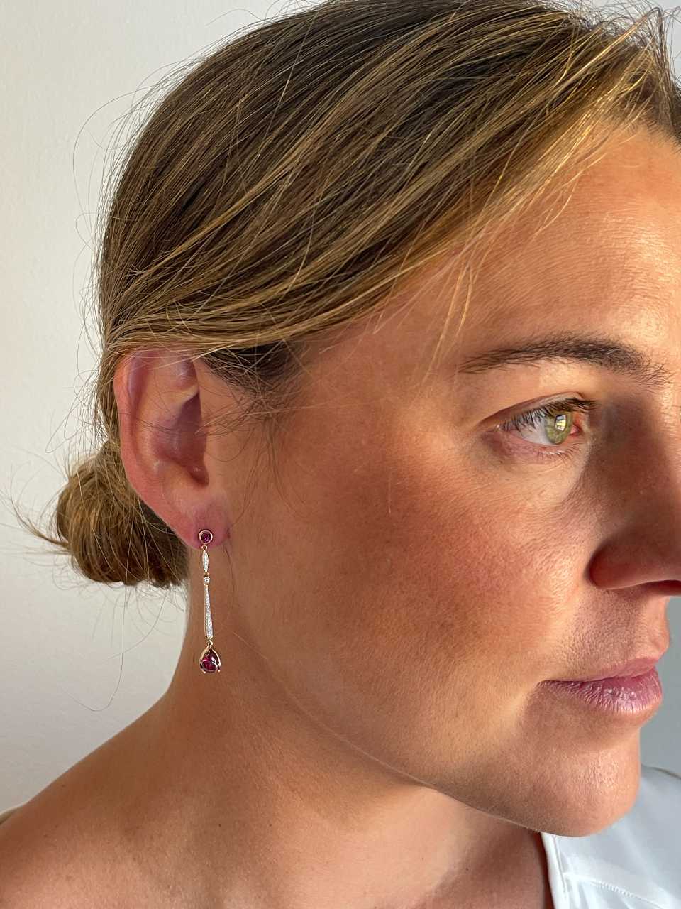 Pendientes NADIA topacio en oro blanco y rosa con brillantes en 14 ktes