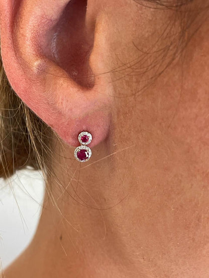 Pendientes SORA en rubies con brillantes en oro rosa y blanco de 14 ktes