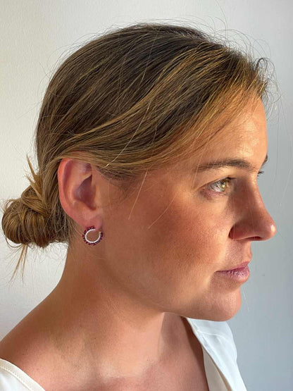 Pendientes IZMIRA en rubies con brillantes en oro rosa y blanco de 14 ktes