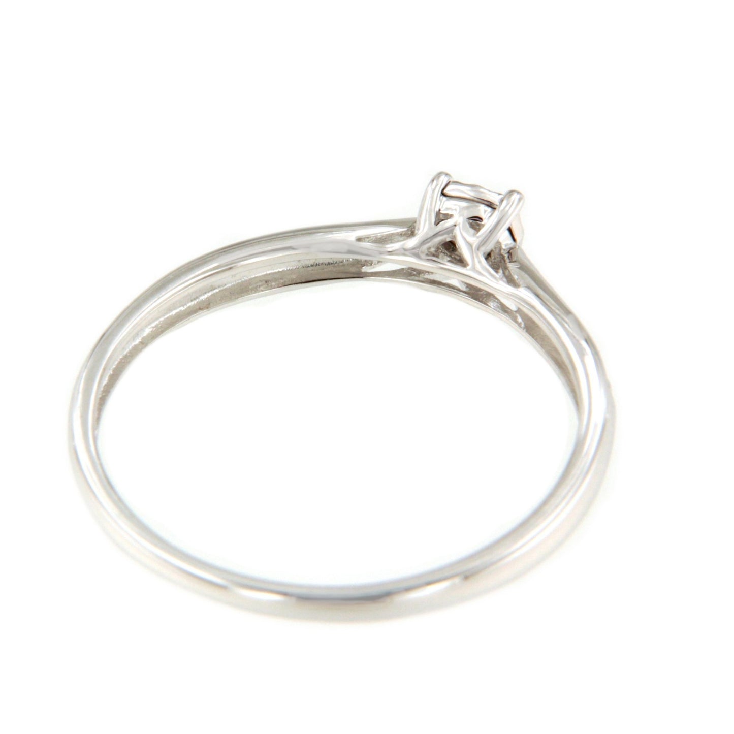 Anillo DAKAR en oro blanco de 9 ktes con brillantes.