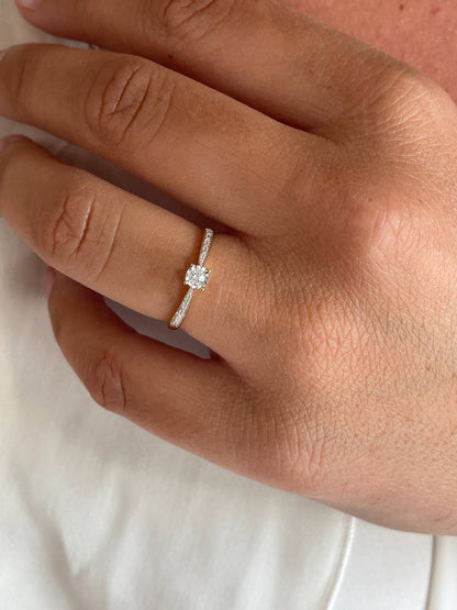 Anillo KAMPALA con brillante en oro amarillo y blanco de 14 ktes.