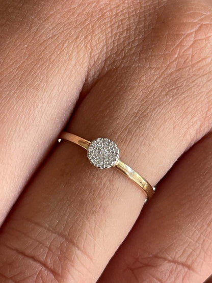 Anillo PLENY con brillantes en oro amarillo y blanco de 14 ktes.