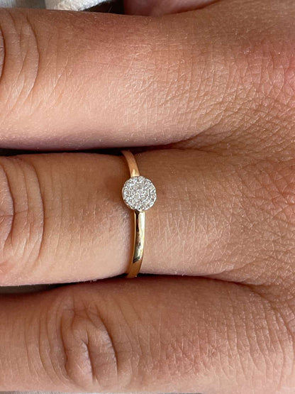 Anillo PLENY con brillantes en oro amarillo y blanco de 14 ktes.