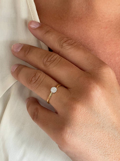 Anillo PLENY con brillantes en oro amarillo y blanco de 14 ktes.