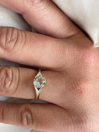 Anillo PIA amatista verde y brillantes en oro blanco y amarillo de 14 ktes