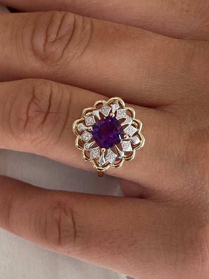 Anillo MAKO con amatista y brillantes en oro amarillo y blanco de 14 ktes