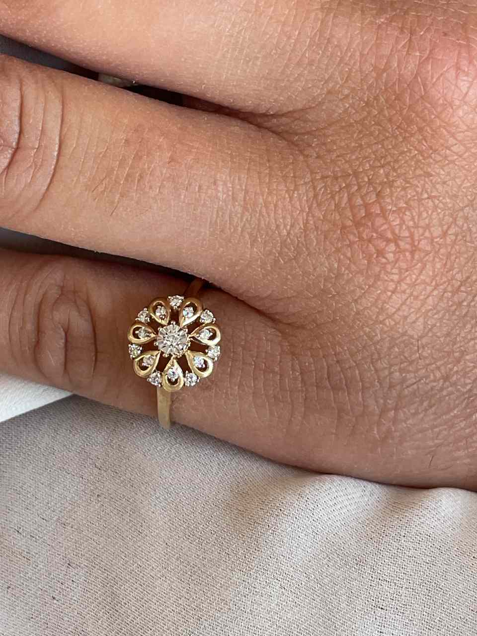 Anillo RADO con brillantes en oro amarillo y blanco de 14 ktes.